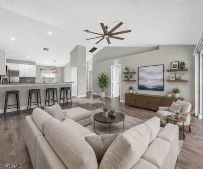 Property Photo: 409 NE 25th Ter FL 33909