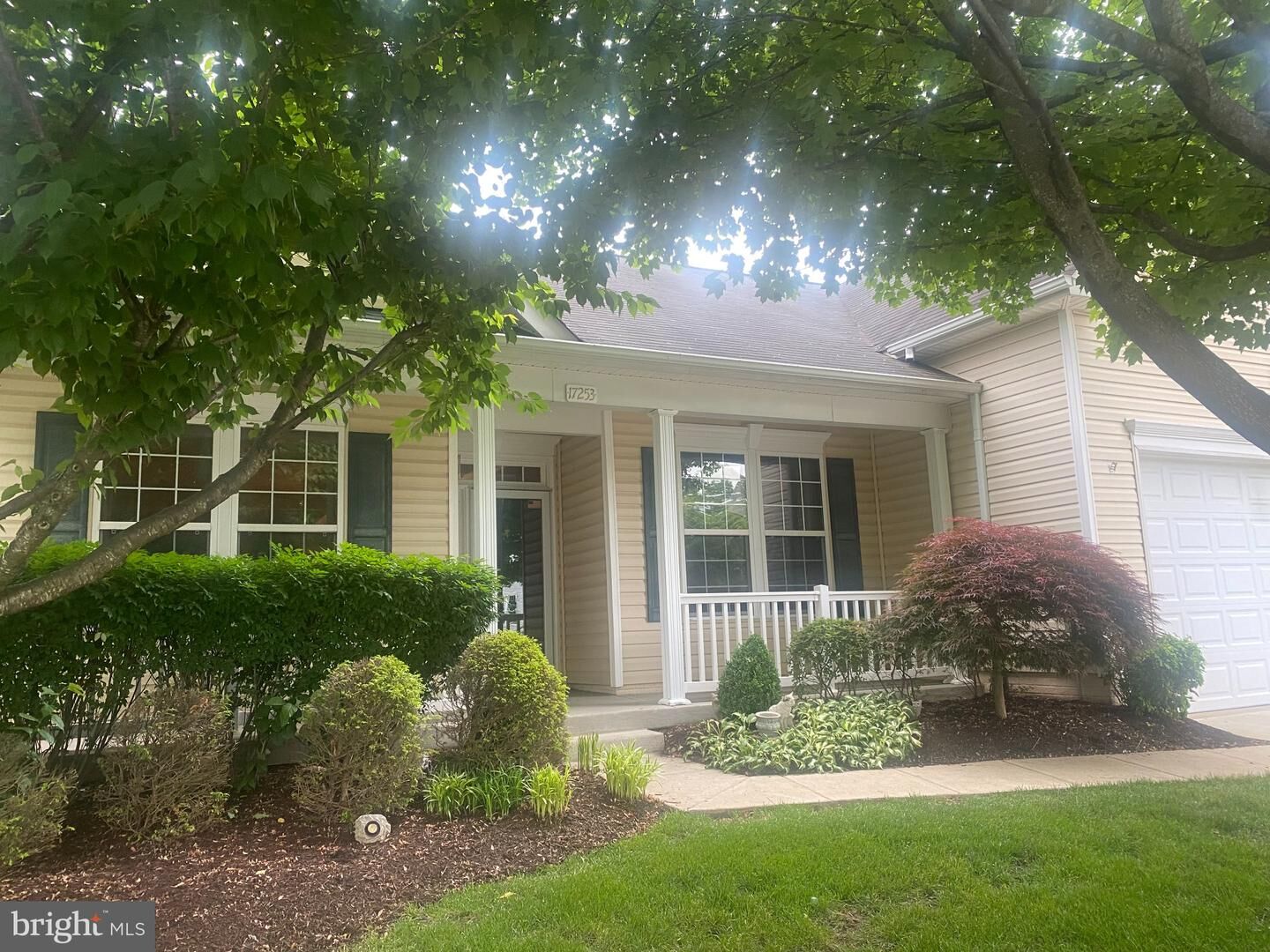 Property Photo: 17253 Four Seasons Drive VA 22025