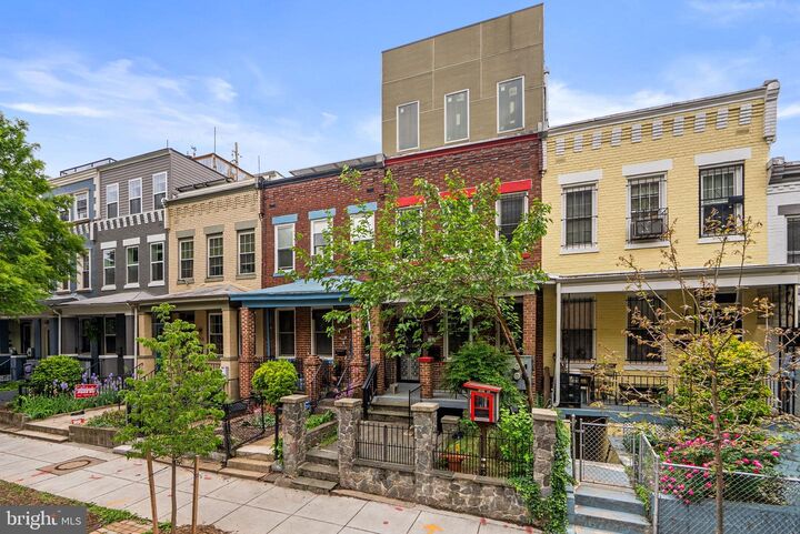 Property Photo:  760 Lamont Street NW  DC 20010 