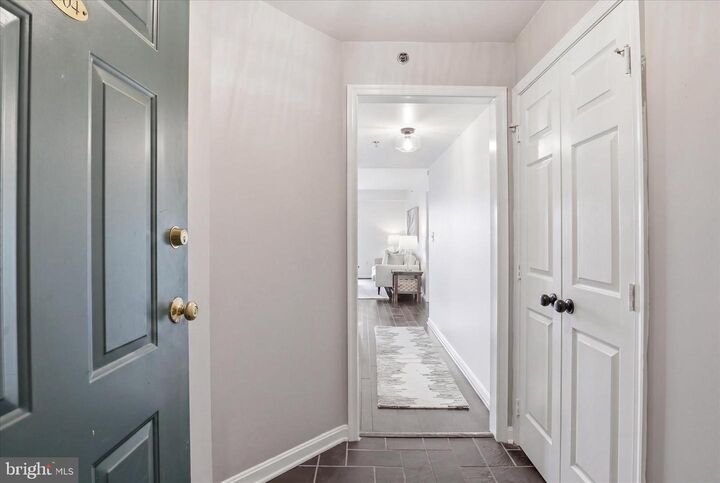 Property Photo: 505 E Braddock Road E 504 VA 22314