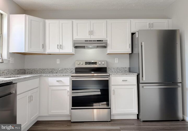 Property Photo:  4 Chinaberry Lane  MD 20640 