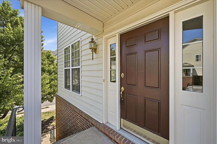 Property Photo:  20047 Northville Hills Terrace  VA 20147 