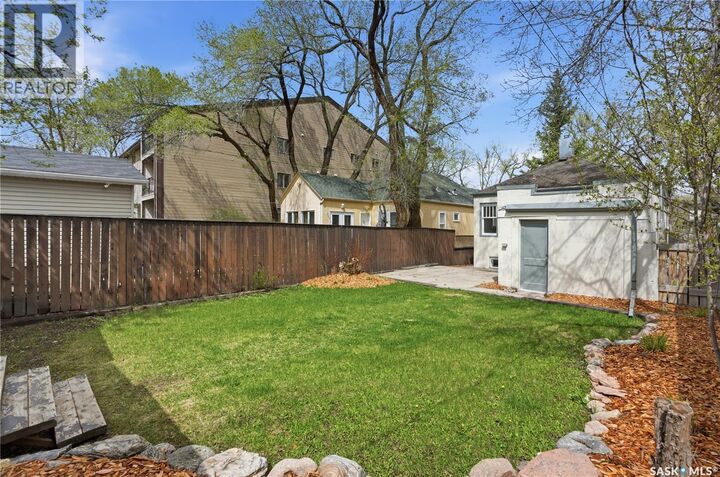 Property Photo:  1016 Temperance Street  SK S7N 0N6 
