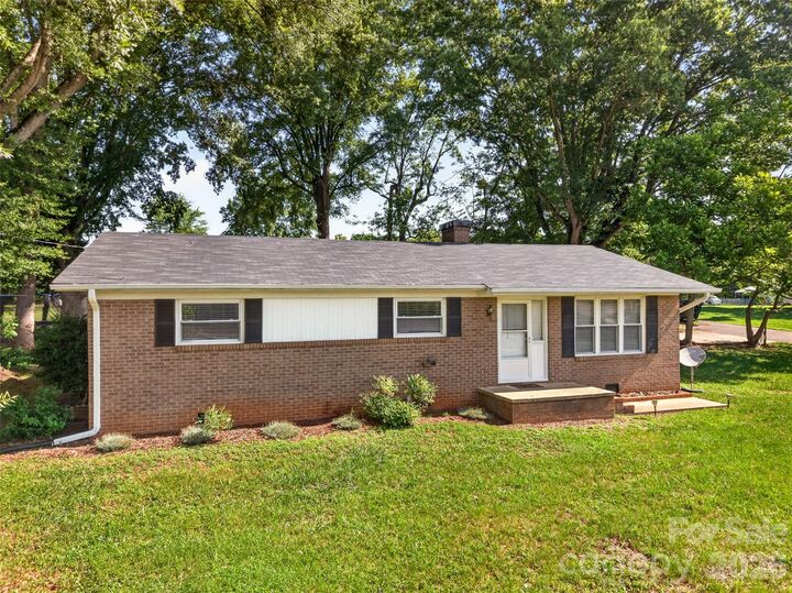 Property Photo: 1771 24th Avenue Court NE NC 28601