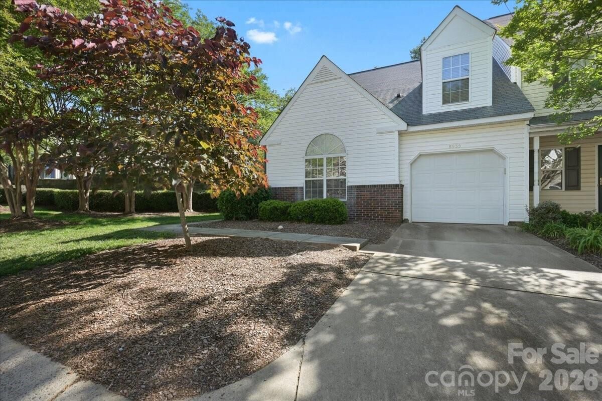 Property Photo: 8935 Houston Ridge Road NC 28277