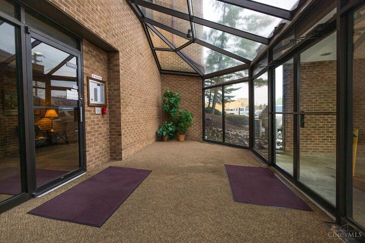 Property Photo: 3004 Glenmore Avenue OH 45238