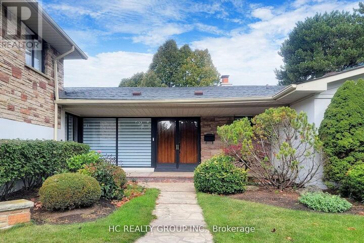 Property Photo:  83 Fairway Heights Drive  ON L3T 3A7 