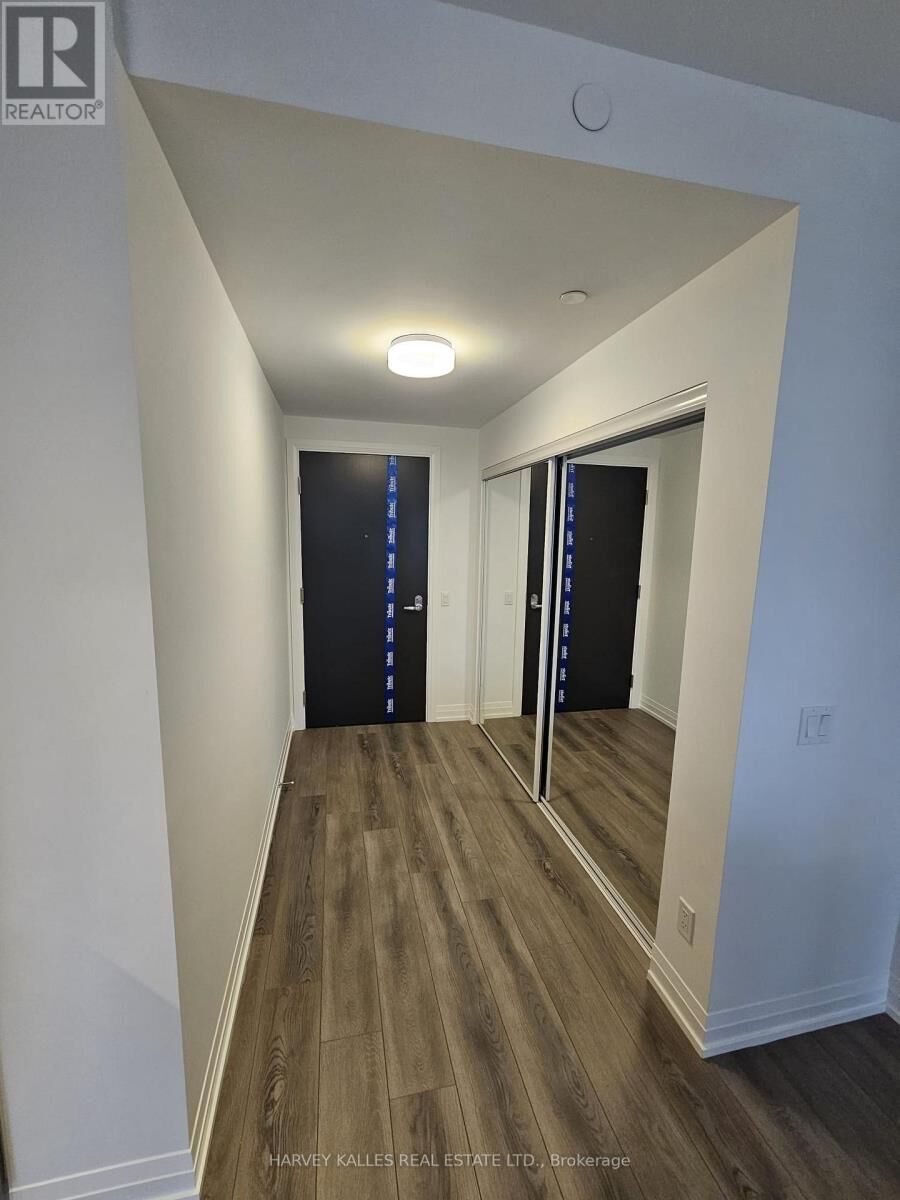 Property Photo:  286 Main Street 2605  ON M4C 0B3 