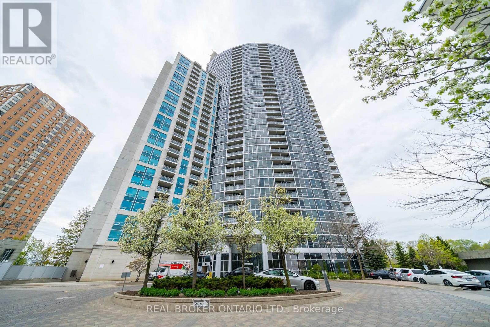 Property Photo:  83 Borough Drive 2904  ON M1P 5E4 