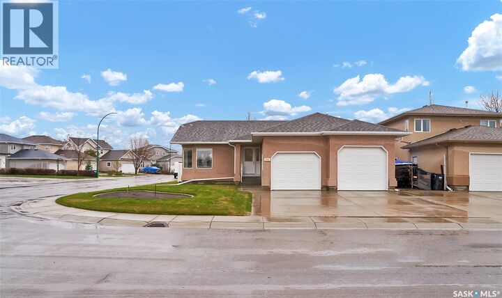 Property Photo: 735 Fairbrother Avenue SK S7S 1H8