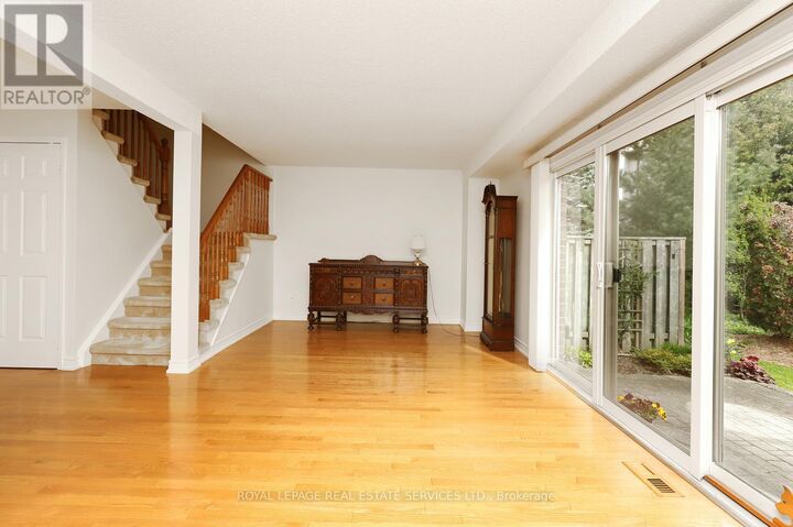 Property Photo: 1180 Walden Circle 28 ON L5J 4J9