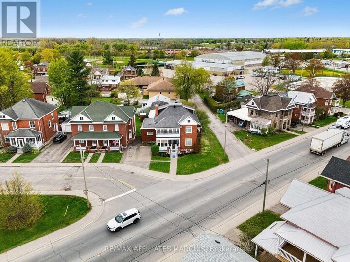 Property Photo:  70 Maple Avenue  ON K7A 2A7 
