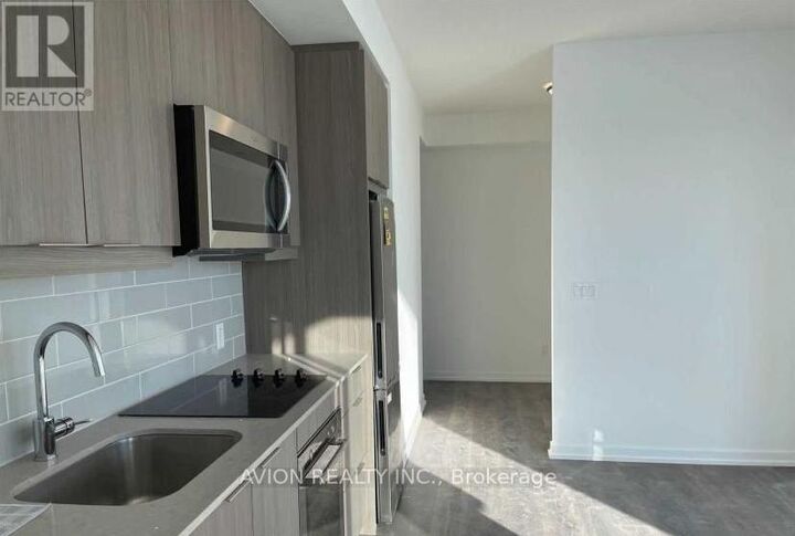 Property Photo:  32 Forest Manor Road 2608  ON M2J 1M5 
