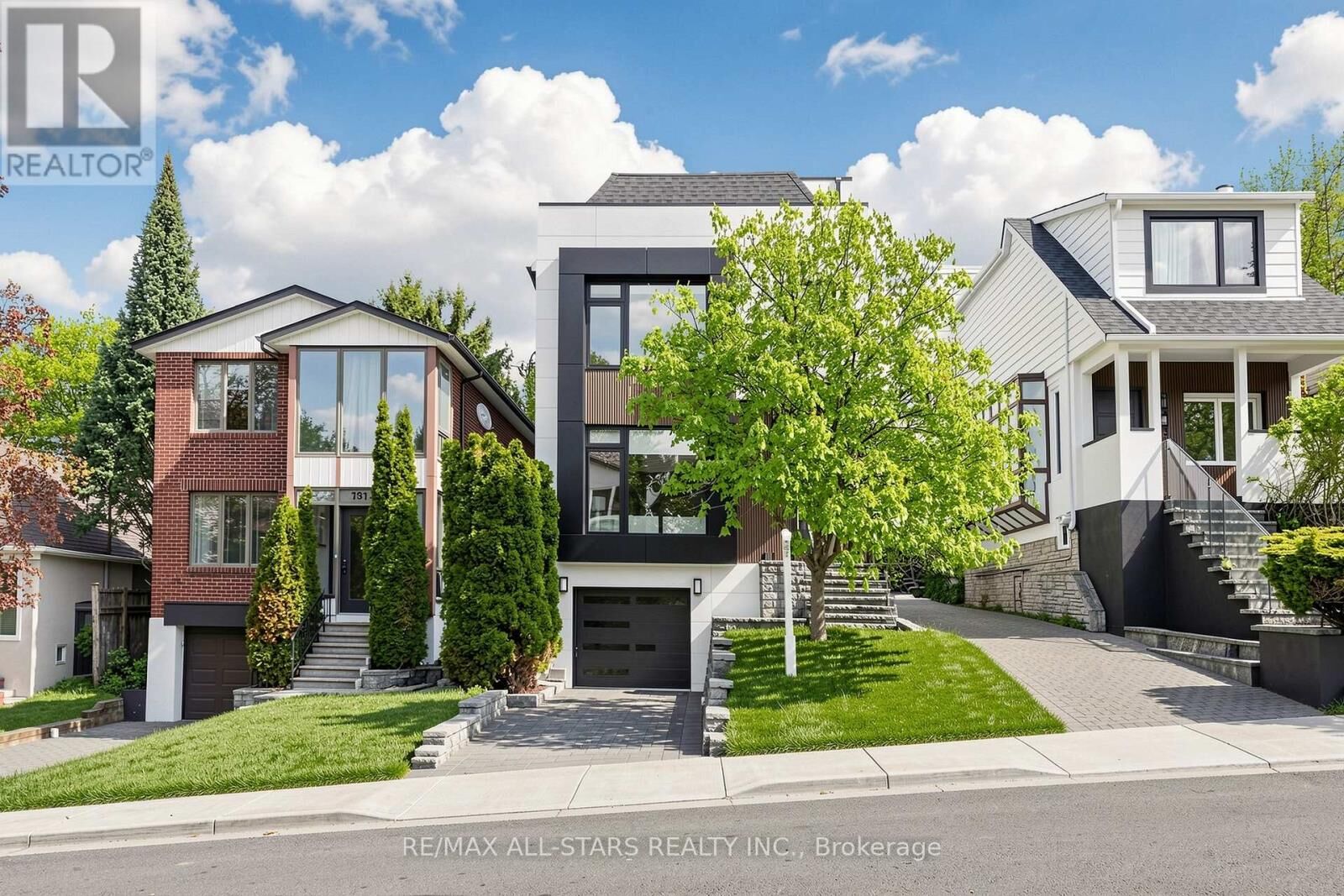 Property Photo:  127 Banff Road  ON M4P 2P6 