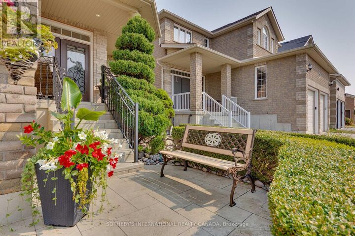 Property Photo:  12 Parisian Crescent  ON L4N 0Y9 