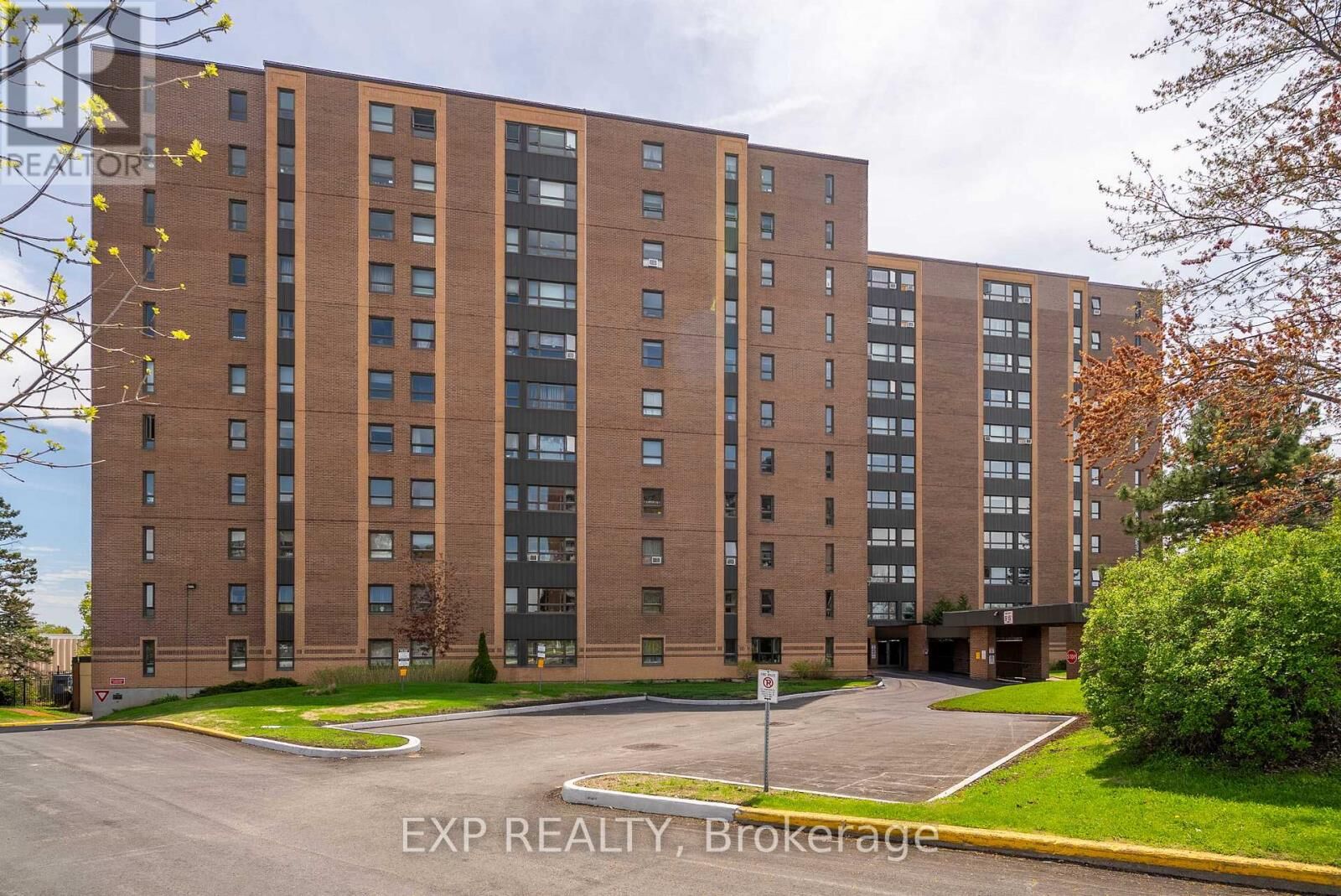 Property Photo:  1356 Meadowlands Drive 604  ON K2E 6K6 