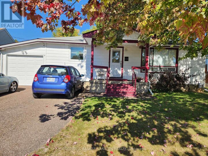 Property Photo:  44 Third Avenue  ON K7S 1Y5 