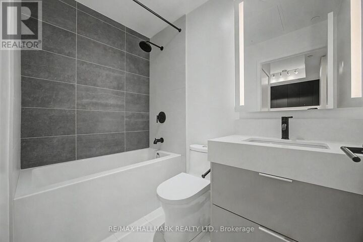 Property Photo:  308 Jarvis Street 619  ON M5B 0E3 