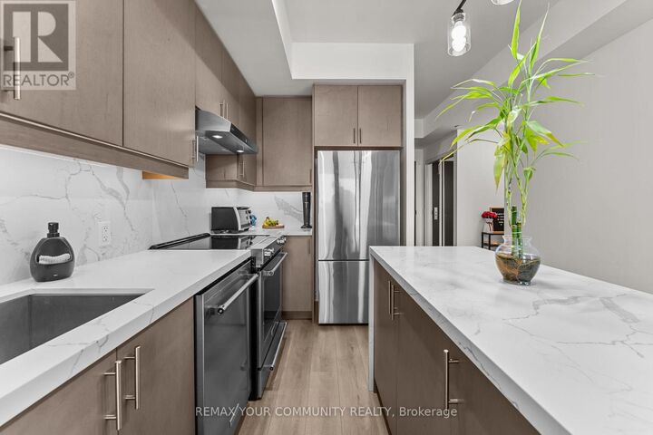 Property Photo: 9000 Jane Street 429 ON L4K 0M6