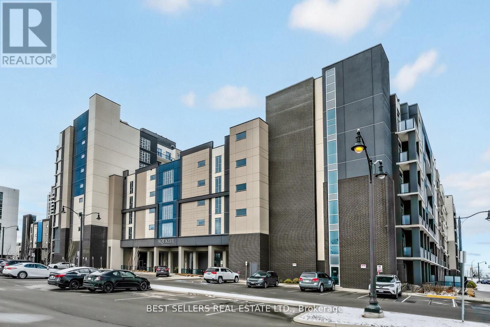 Property Photo:  16 Concord Place 220  ON L3M 0J1 