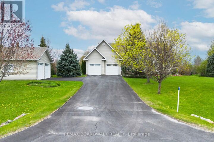 Property Photo: 127 Macpherson Way ON K7H 3C9