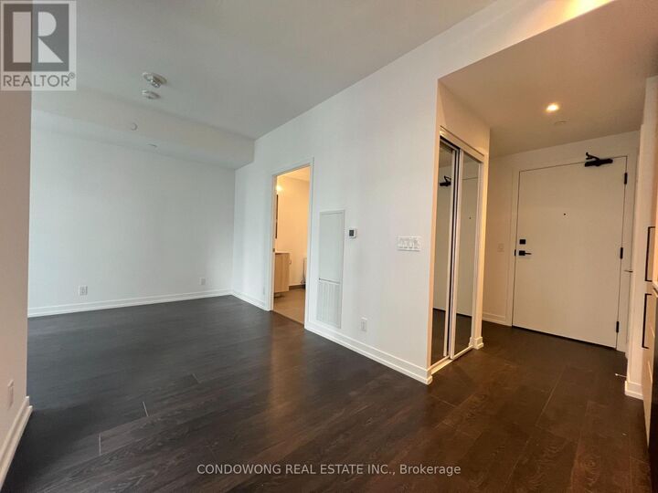 Property Photo: 55 Mercer Street 3706 ON M5V 0W4