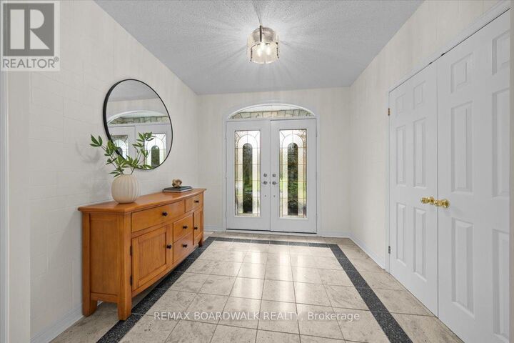Property Photo:  1520 Royal Orchard Drive  ON K4C 1A9 