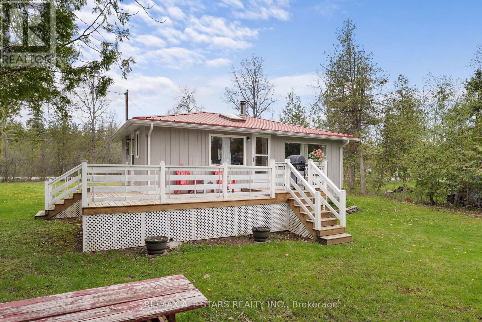 Property Photo:  3 Regatta Street  ON K0M 1N0 