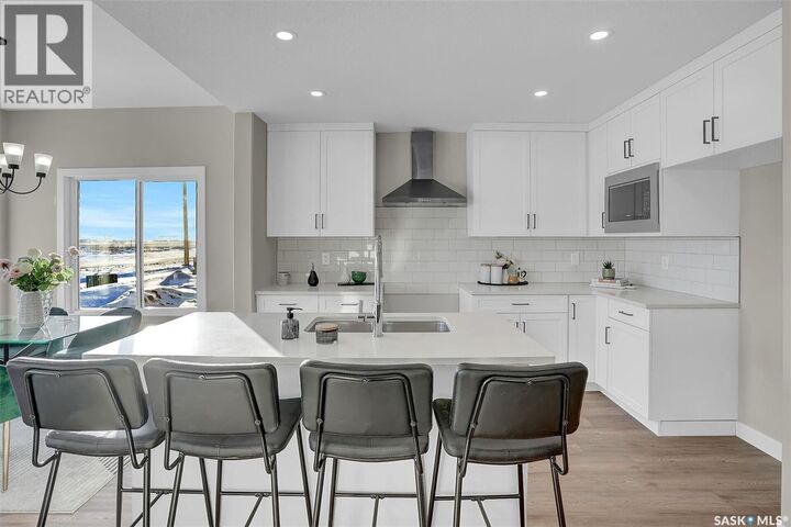 Property Photo:  786 Nazarali Union  SK S7V 1X4 