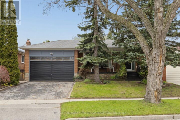 Property Photo:  30 Briarbluff Avenue  ON M1E 3H3 