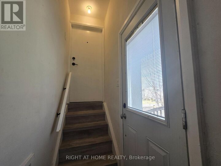Property Photo:  18 Ewing Street 2  ON L7G 2P7 