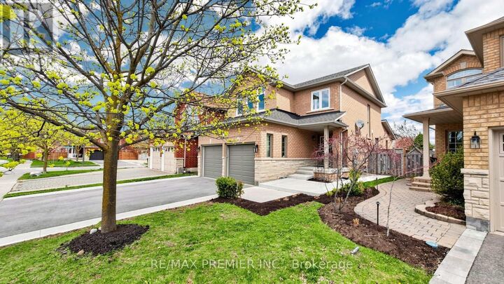 Property Photo:  6 Terrastone Court  ON L7E 2H1 