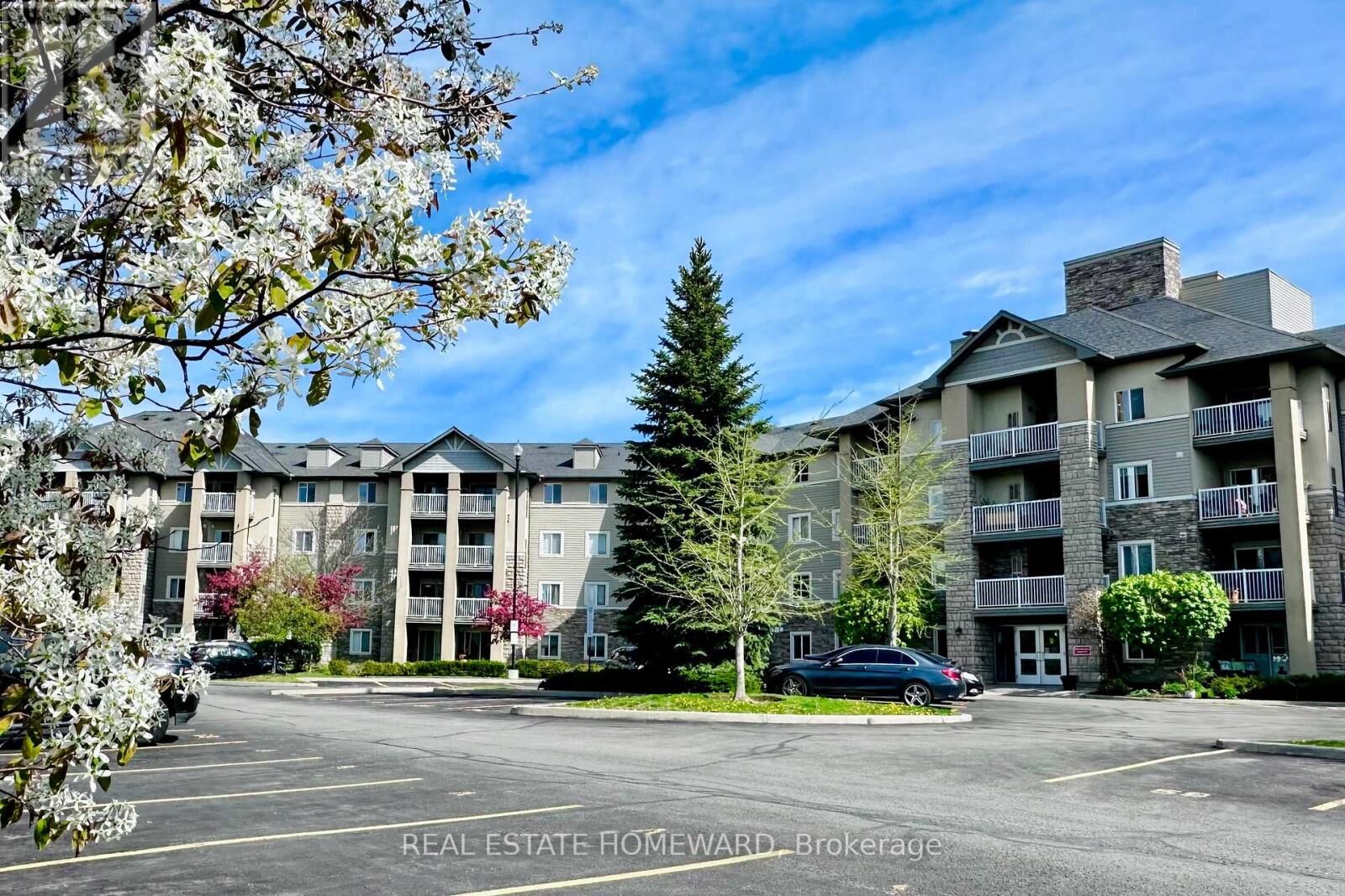 Property Photo: 684 Warden Avenue 416 ON M1L 4W4