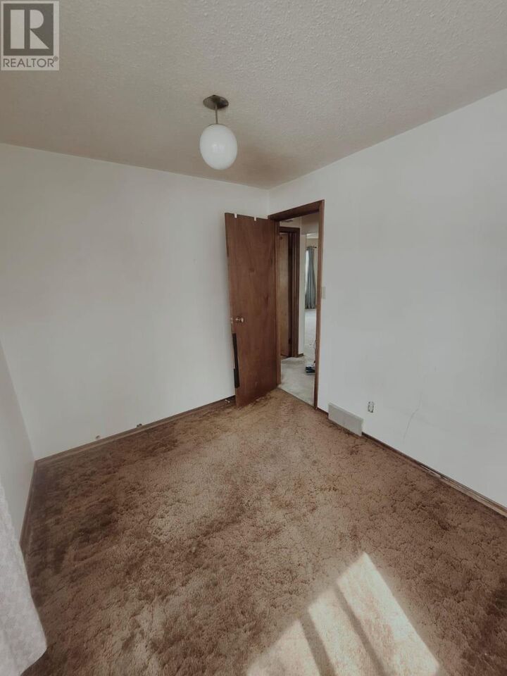 Property Photo:  384 Francis St E  ON P7E 4B5 