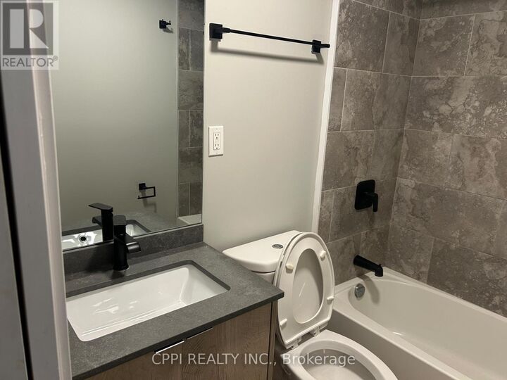 Property Photo:  70 King Street East 413  ON L1H 0A2 