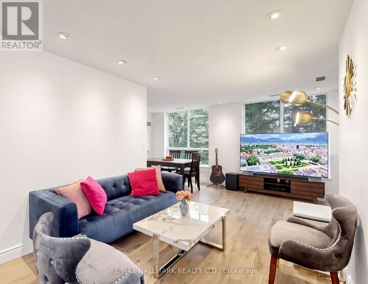 Property Photo: 3 Ellesmere Street 106 ON L4B 4N2