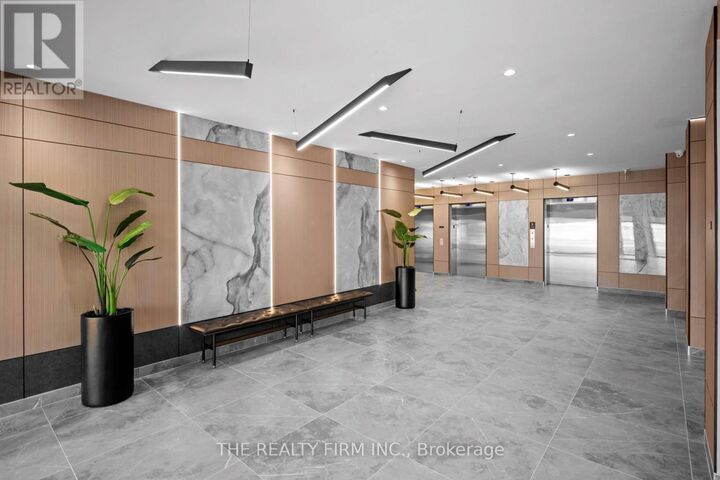 Property Photo:  375 South Street 1320  ON N6B 0A5 