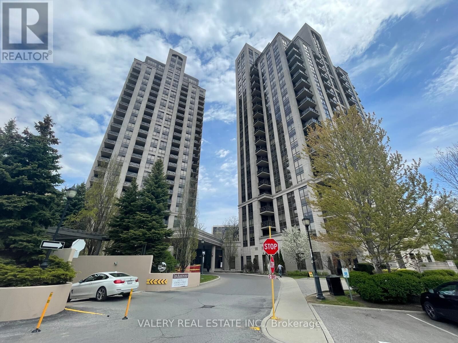Property Photo:  133 Wynford Dr Drive 304  ON M3C 0J5 