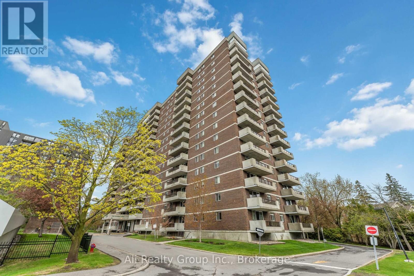 Property Photo:  1705 Playfair Drive 610  ON K1H 8P6 