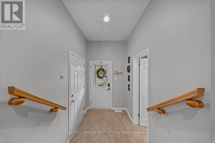 Photo de la propriété: 218 Flamborough Way ON K2W 1G5