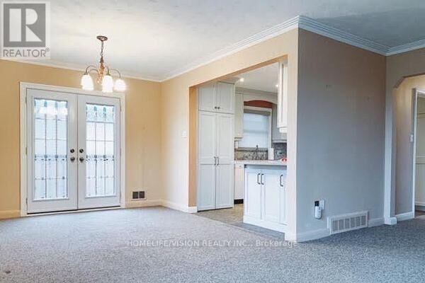 Property Photo:  19 Danube Drive Main  ON M1R 1Z9 