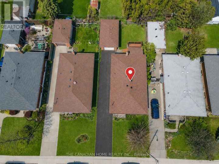 Property Photo:  196 Tuxedo Ave Avenue  ON L8K 2S4 