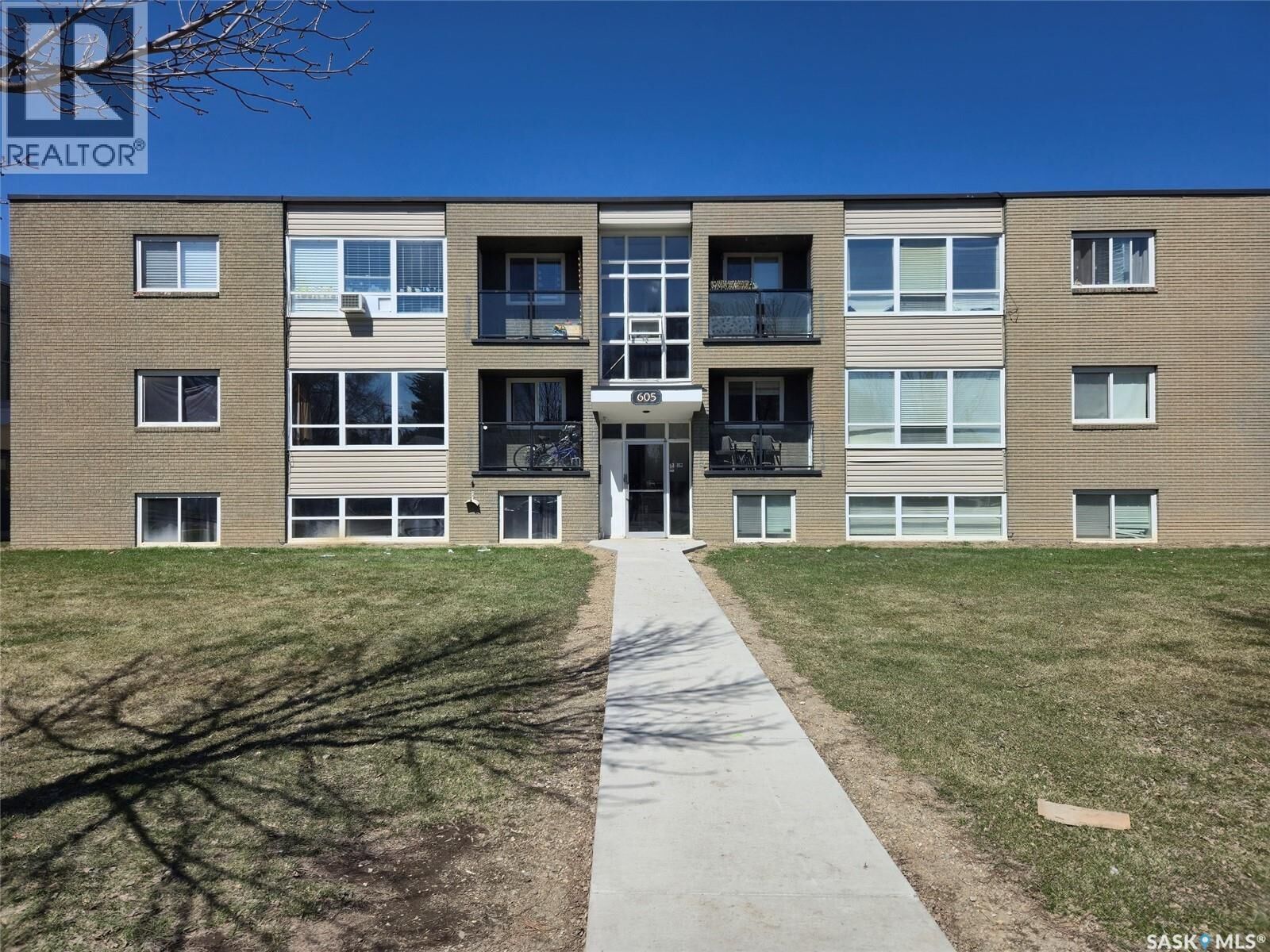 Property Photo: 9 605 Wilson Crescent SK S7J 2M2