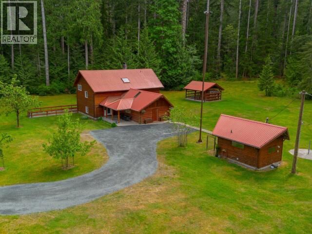 Property Photo:  2551 Wilcox Road  BC V8A 0P3 