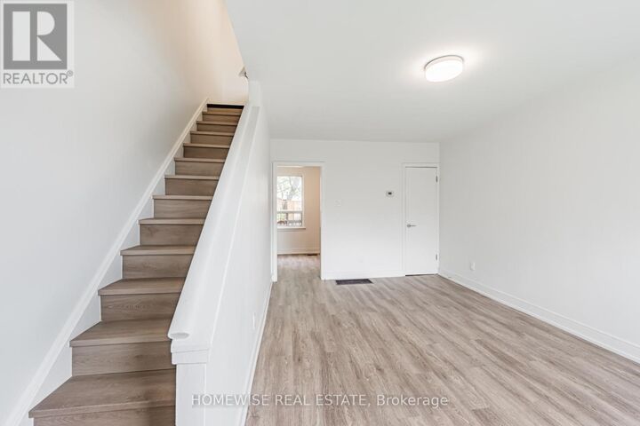 Property Photo:  2 Khedive Avenue  ON M6A 2G2 