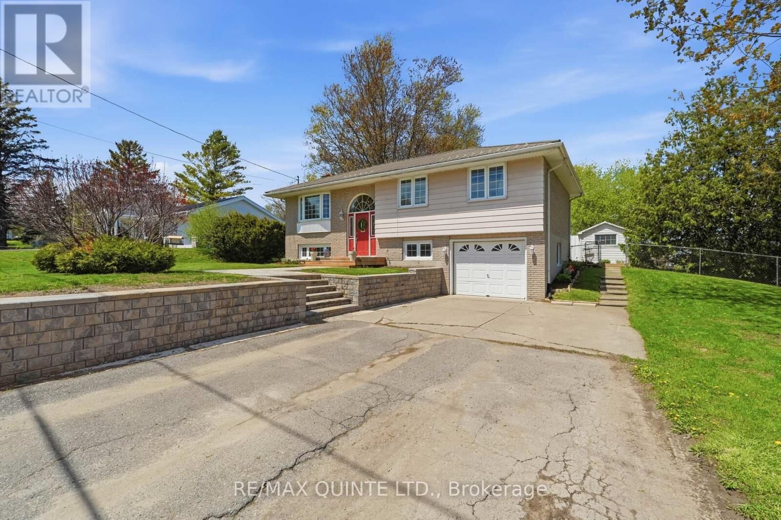 Property Photo:  565 Lester Road  ON K8V 5P8 
