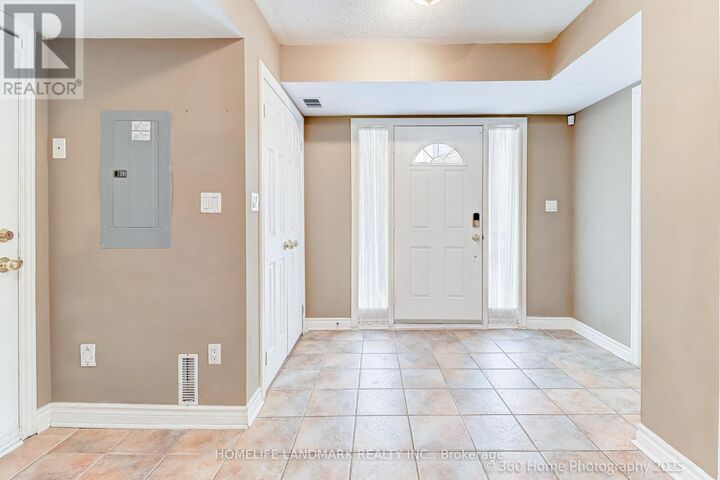 Property Photo:  189 Leitchcroft Crescent Upper  ON L3T 7T5 