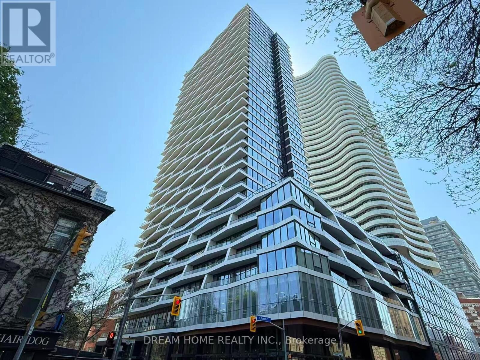 Property Photo:  85 Wood Street 1905  ON M4Y 0E8 