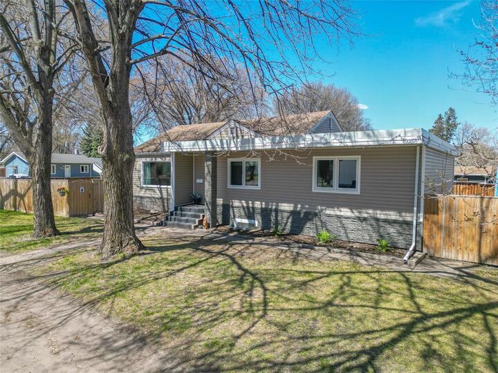 Property Photo: 2239 Van Horne Avenue MB R7B 0P8