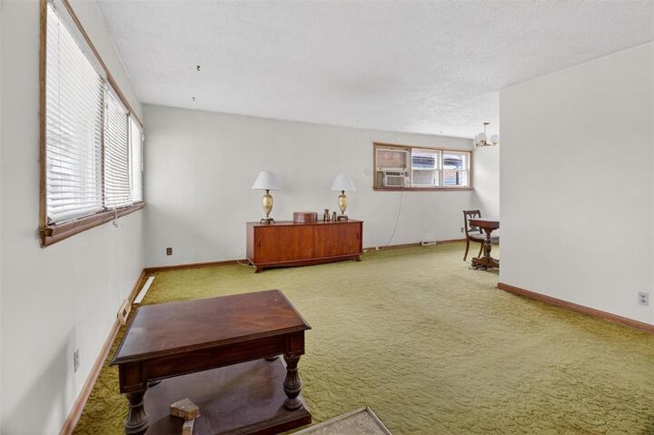 Property Photo: 1157 Atlantic Avenue MB R2X 1L9